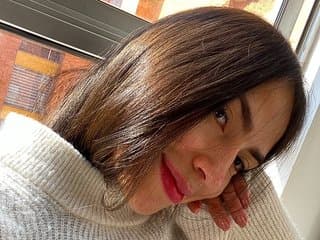Join girl hairy Bellasmmith for an unshaven 1on1 experience, raw and real.