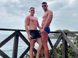 Catch Ianduque, a lively guy, on 1 on 1 sex cams tonight.