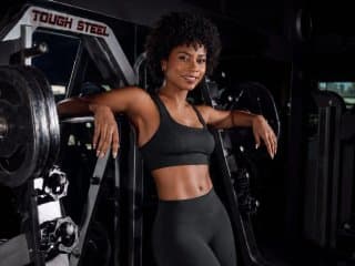 Girls in athletic wear shine on 1 on 1 sex cams with KylieDecks.