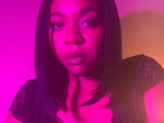 Watch hairy girls in intimate 1 on 1 shows with Mercedes_Redd.
