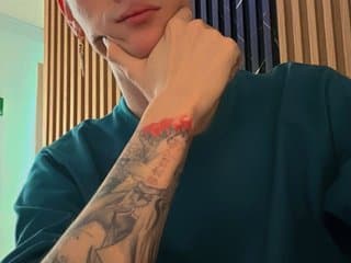 Tune in to guy TylerCat's sex cam 1v1 for great vibes.