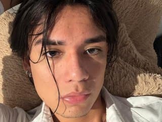 Get into 1 on 1 sex cam shows with davoxer, the irresistible guy.
