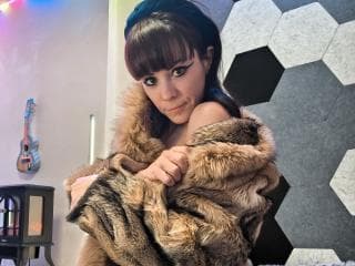 Join the fun with anal girl OrianaLaFrancaise on our sex cam 1v1 tonight!
